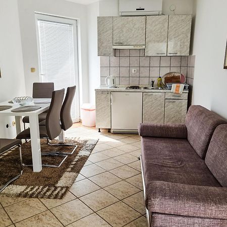 באסקה Apartments Benkovic מראה חיצוני תמונה